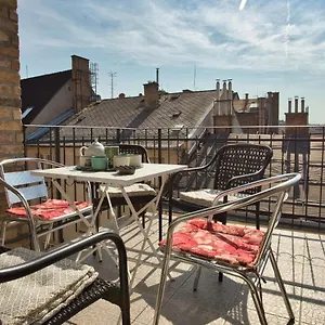 https://sky-lounge-apartment-with-terrace-best-location.inbudapesthotels.com